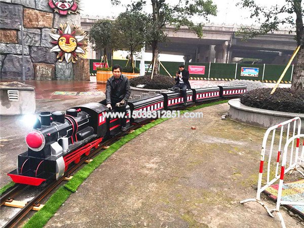 重庆市圣名游乐城有轨观光小火车
